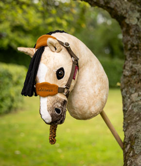 LeMieux Hobby Horse Vogue Headcollar & Leadrope - Alpine LeMieux Hobby Horse Vogue Headcollar & Leadrope - Alpine